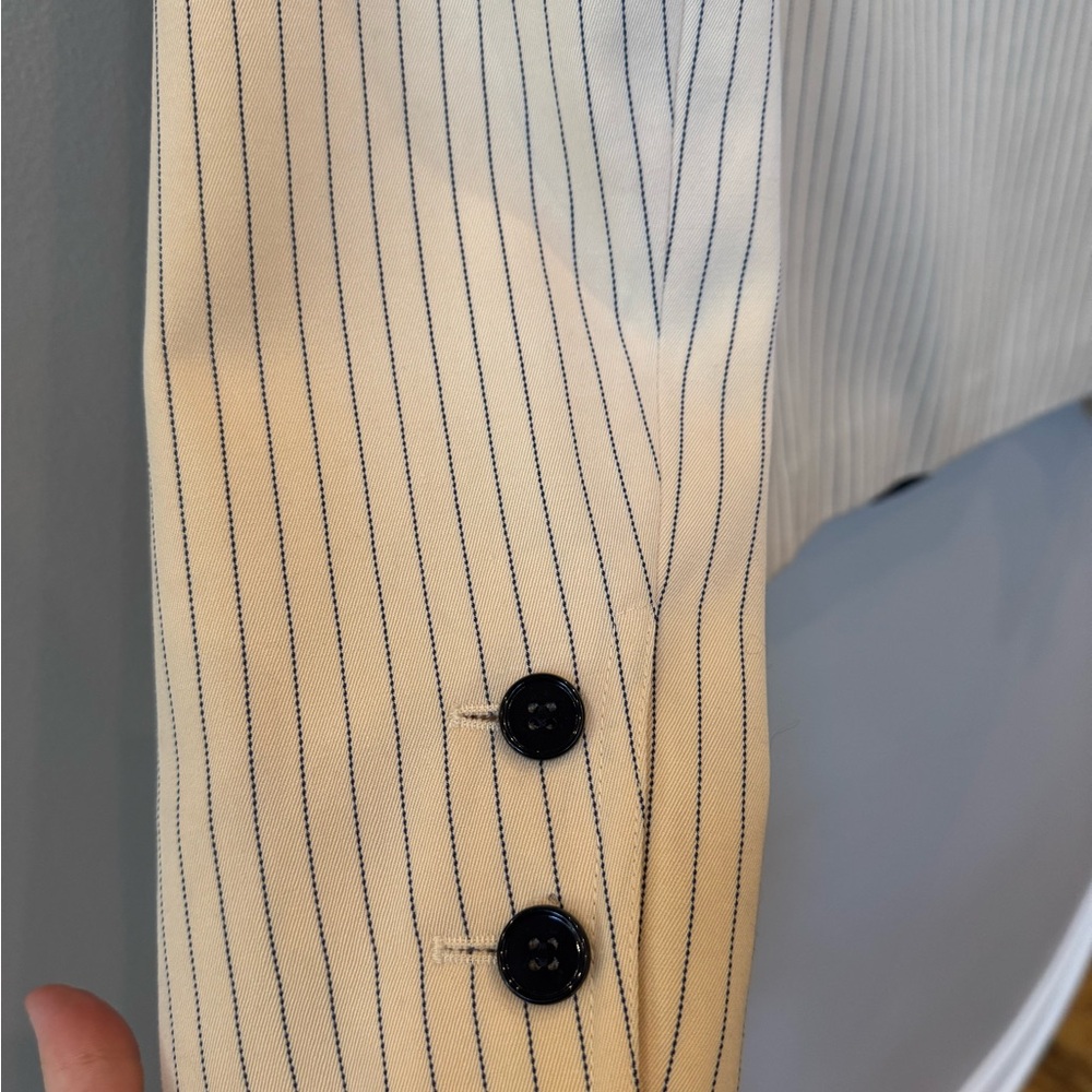 Givenchy Vintage Women's Cream and Navy Striped Blazer - Picture 6 of 8